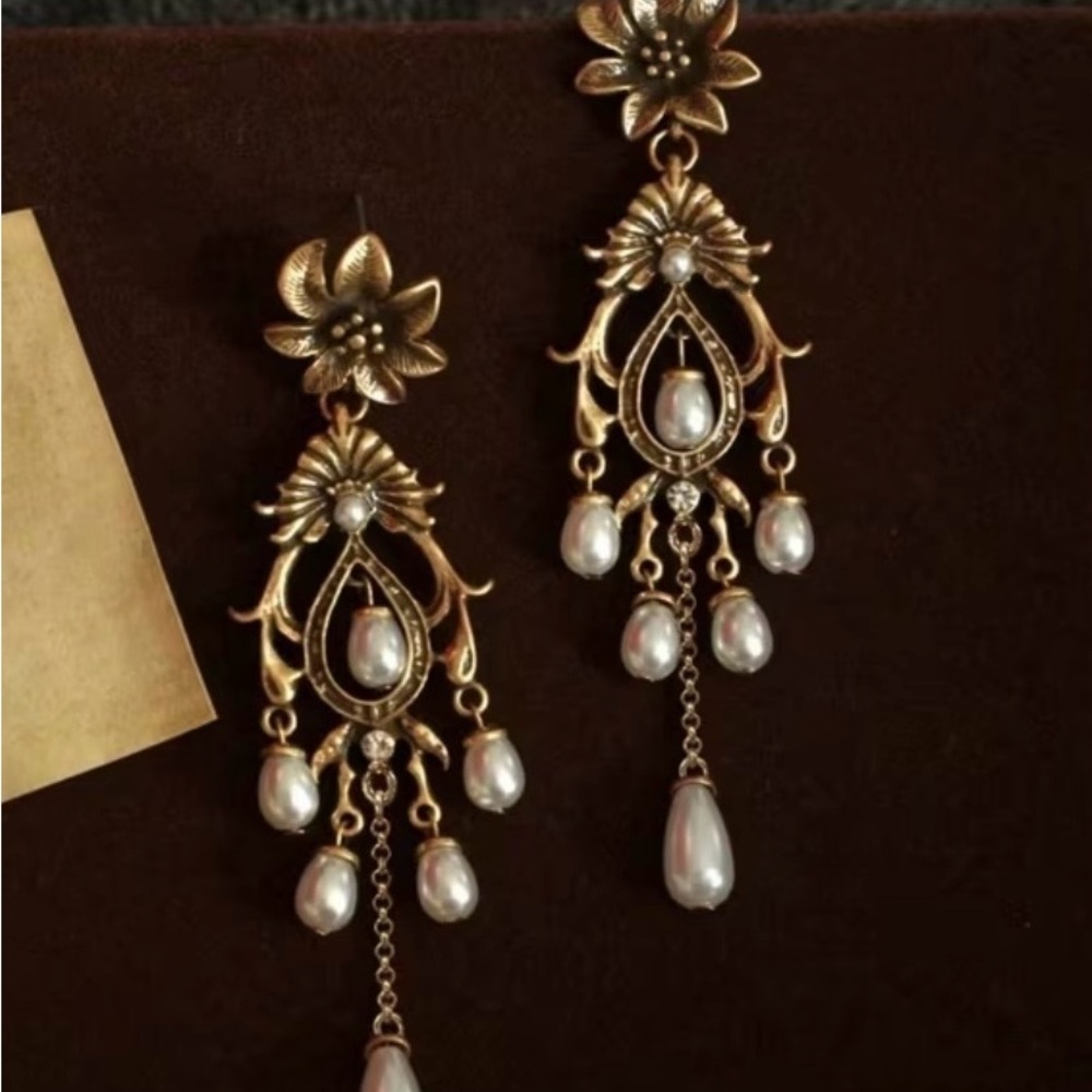 Elegant Gold and Pearl Drop Earrings